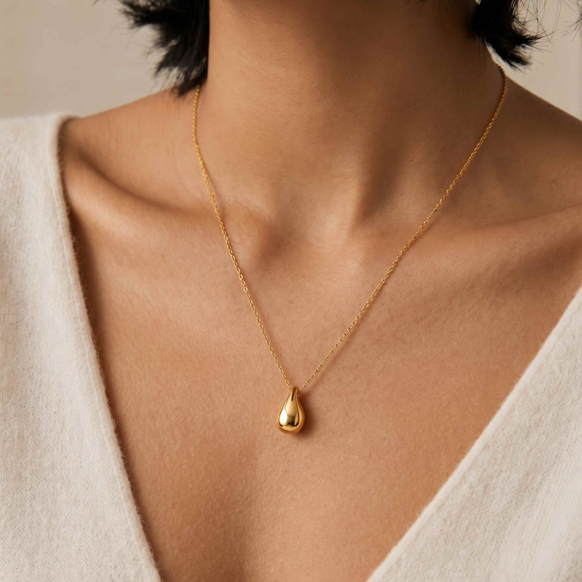 Teardrop Pendant Necklace