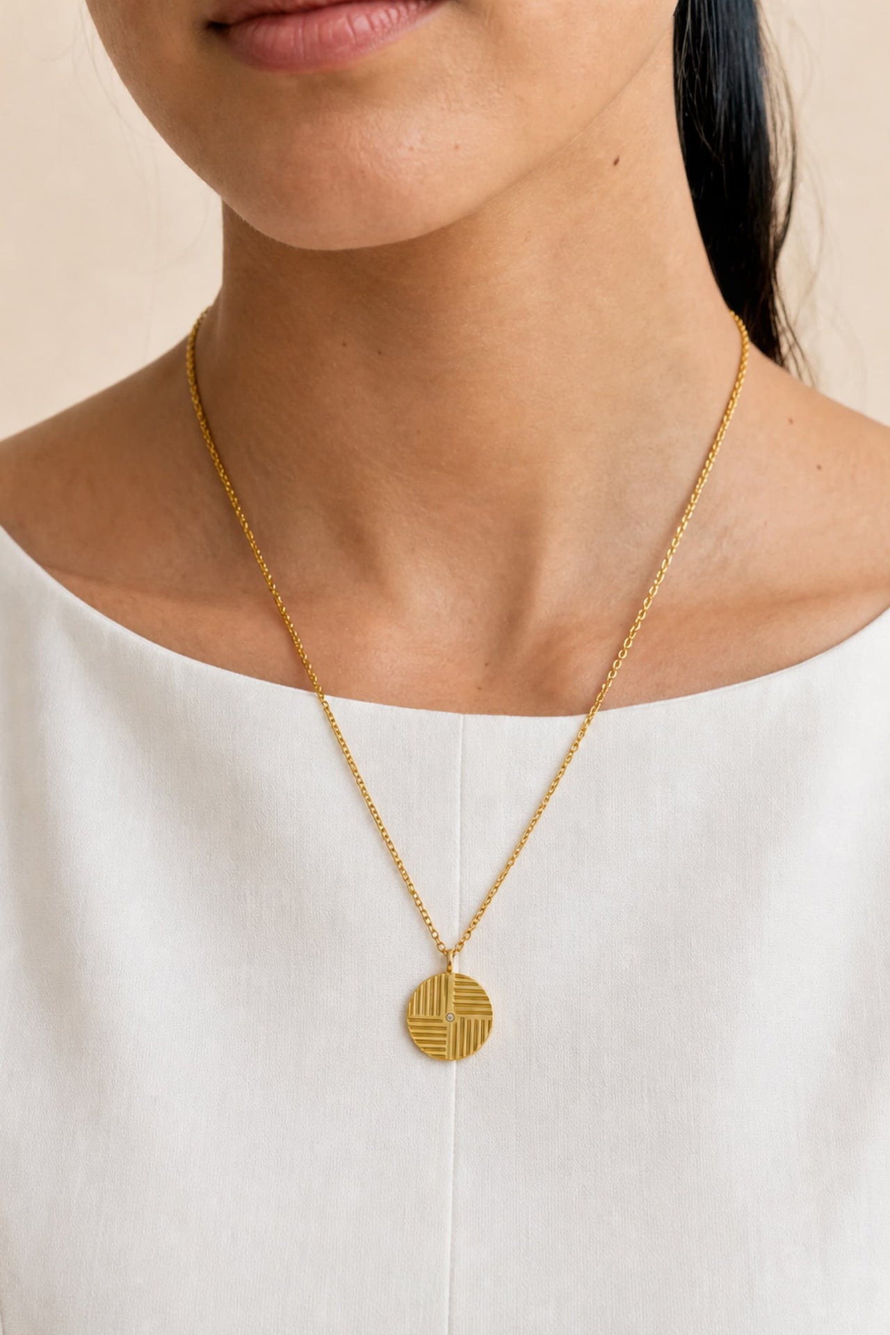 Sol Crossline Necklace